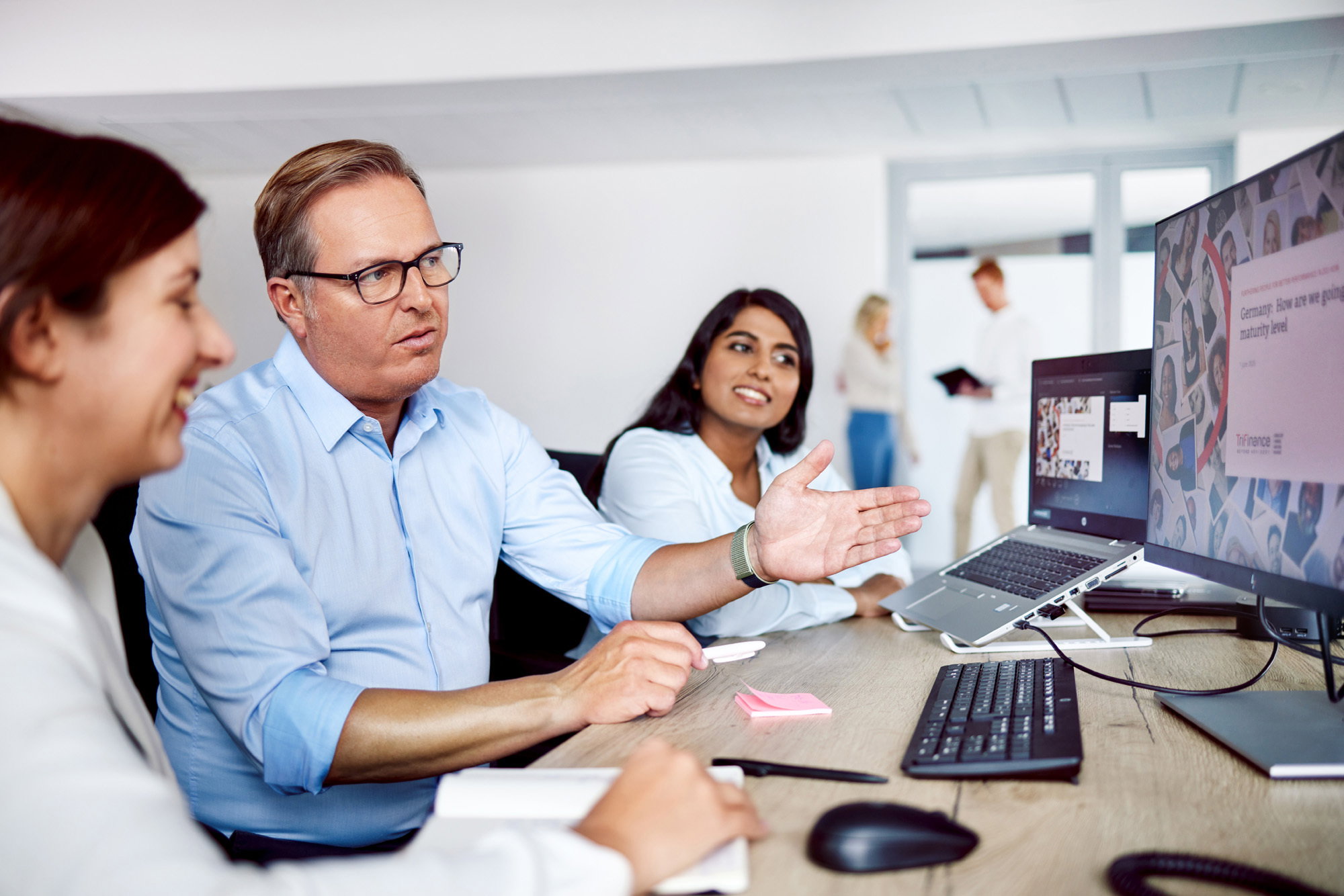 Tri Finance Arbeitsplatz 9345 1
